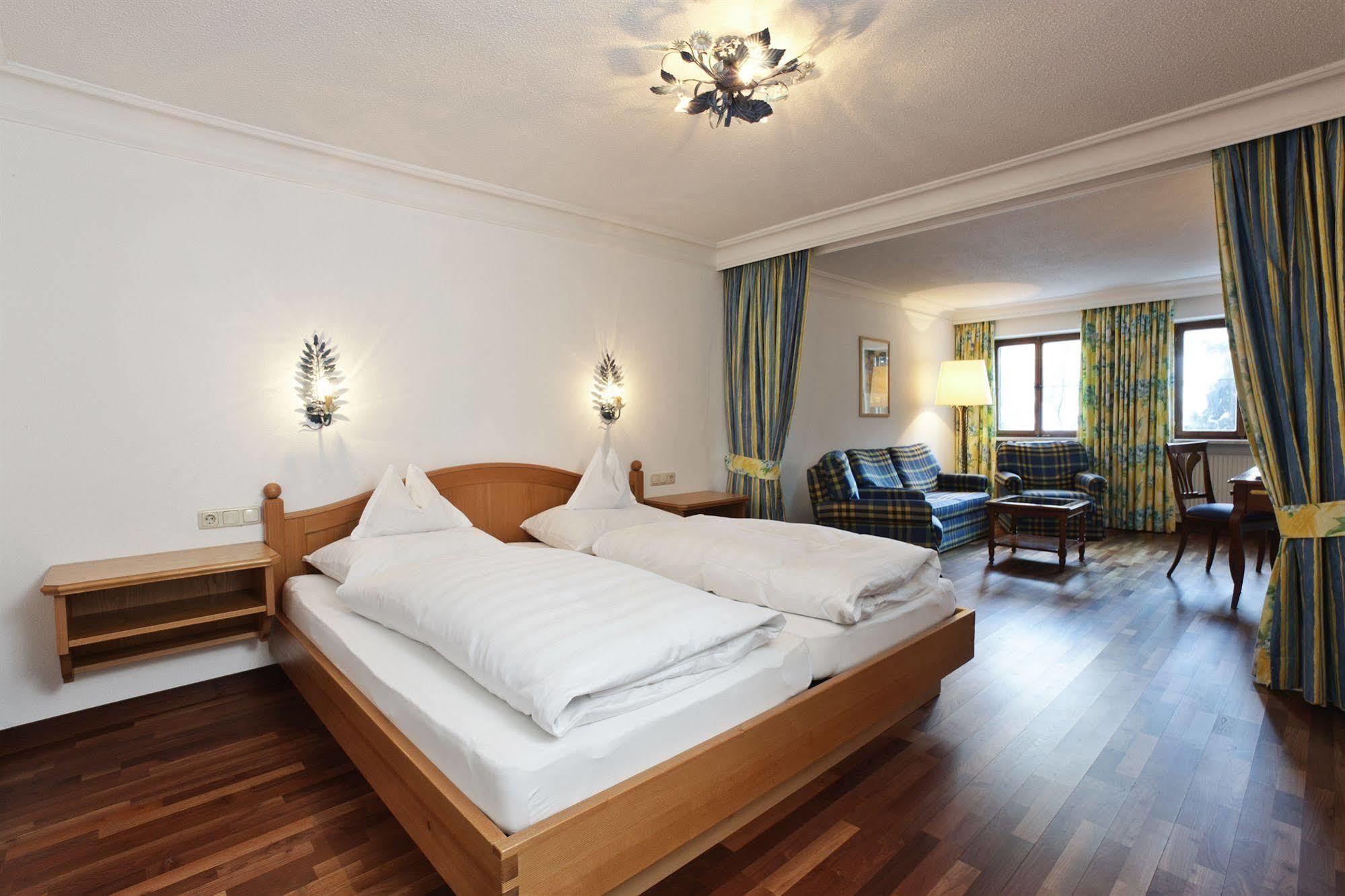 Hinterwies - Ski In / Lodge / Dine Lech am Arlberg Esterno foto