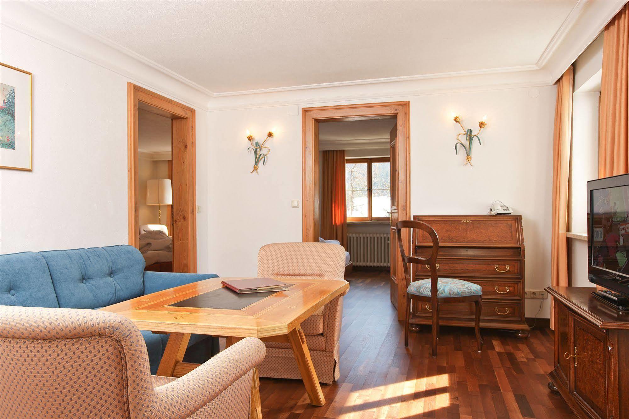 Hinterwies - Ski In / Lodge / Dine Lech am Arlberg Esterno foto